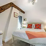2 Bed In Pickering Oc-88971 *